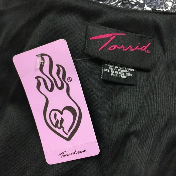 New! Torrid Tank Top Blouse 4X Womans Plus Black White Lace Print Sleeveless - Picture 8 of 14